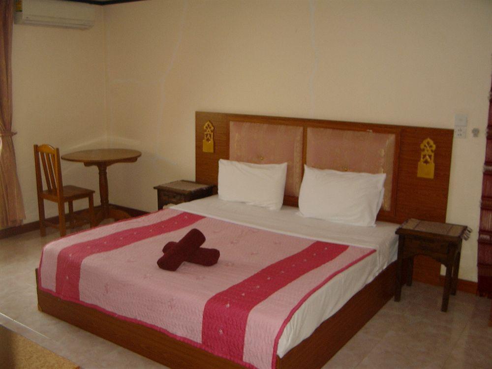 Hotel The Britannia Chiang Mai Zewnętrze zdjęcie