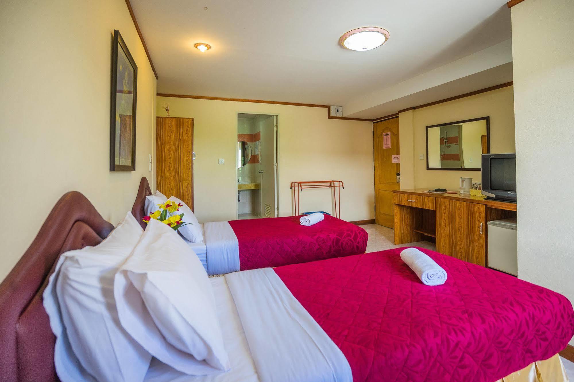 Hotel The Britannia Chiang Mai Zewnętrze zdjęcie