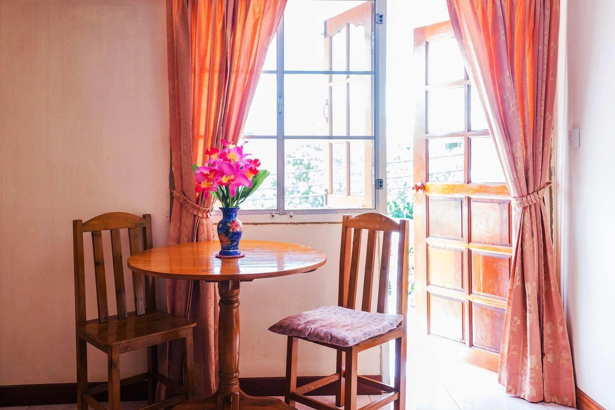 Hotel The Britannia Chiang Mai Zewnętrze zdjęcie